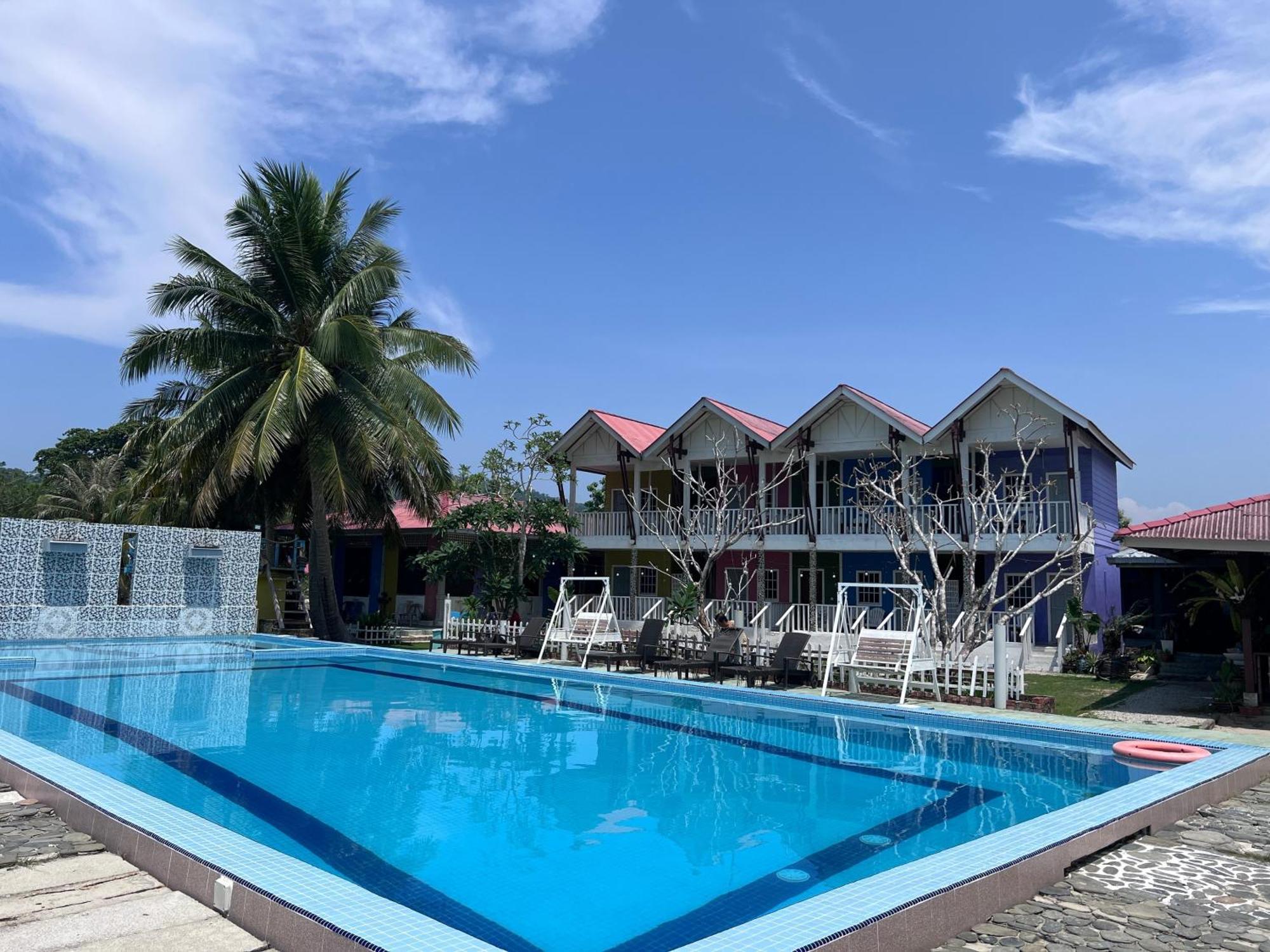 קואה Capital O 91017 Tuba Beach Resort @ Pulau Tuba מראה חיצוני תמונה